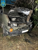 На Кіровоградщині правоохоронці затримали чоловіків, які за грошову винагороду підпалили дві автівки військових