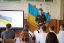 Перший у новому навчальному році урок "Захист України" провели кропивницькі нацгвардійці в одній з міських гімназій