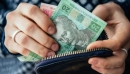 Заборгували вже мільярди гривень: Українці масово беруть "кредити до зарплати"
